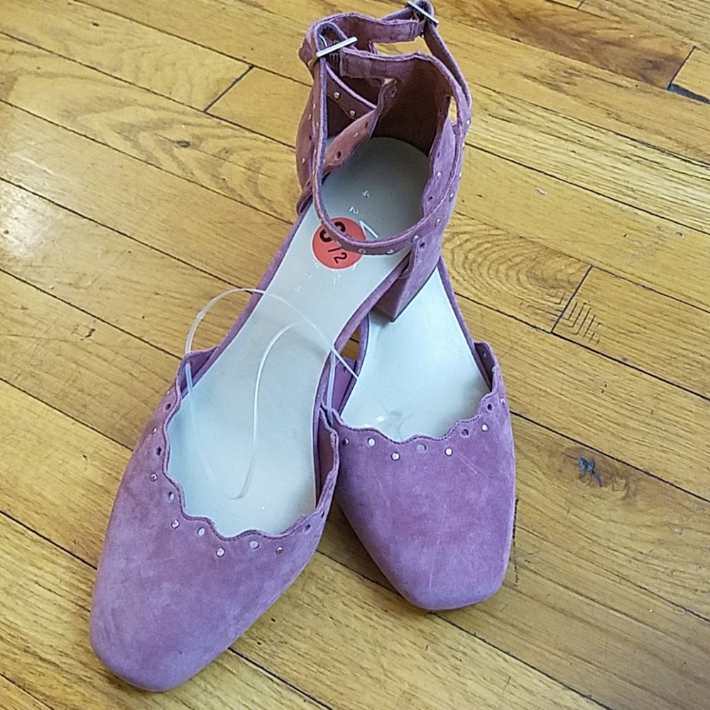 NWT Block Heel Pump